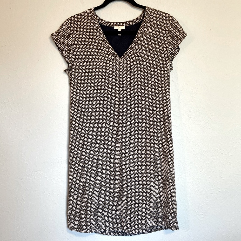 Joie Womens Size M Navy Blue Geometric Print 100% Silk V-Neck Lined Shift Dress
